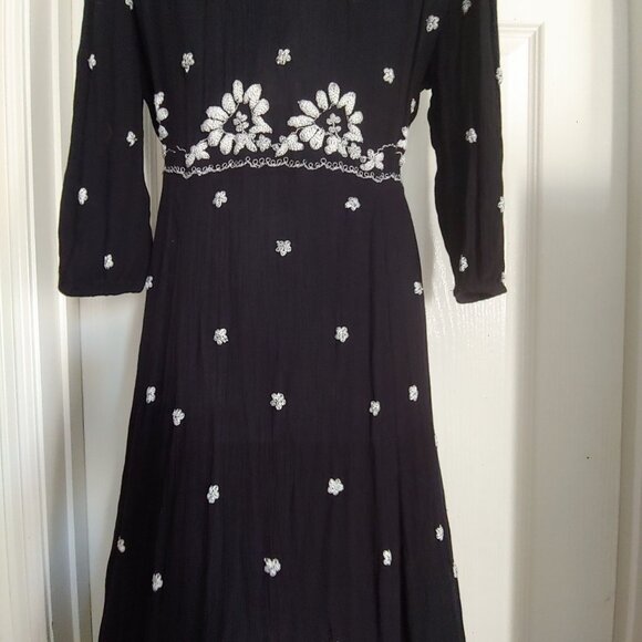 Free People Fable Black/White Embroidered Sunflowers Midi Dress Whimsy M - Picture 12 of 16